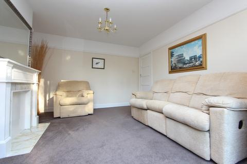 3 bedroom semi-detached house to rent, Court Farm Road, Northolt