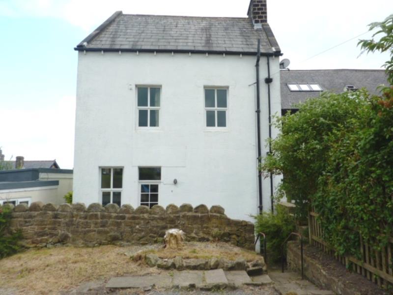 YEWCROFT, WESTVILLE ROAD, ILKLEY, LS29 9AF 3 bed detached house £695