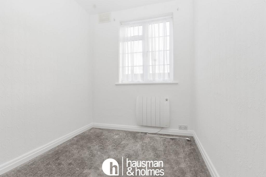 Apartment in Falloden Way - View 4