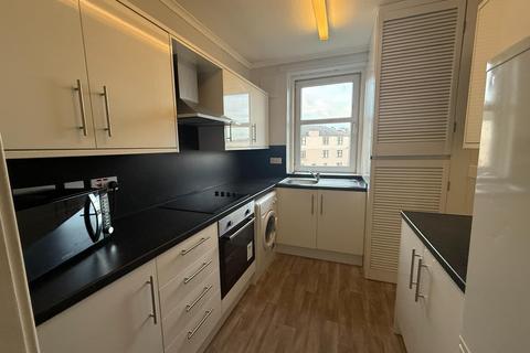 2 bedroom flat to rent, Strathmartine Road, Strathmartine, Dundee, DD3