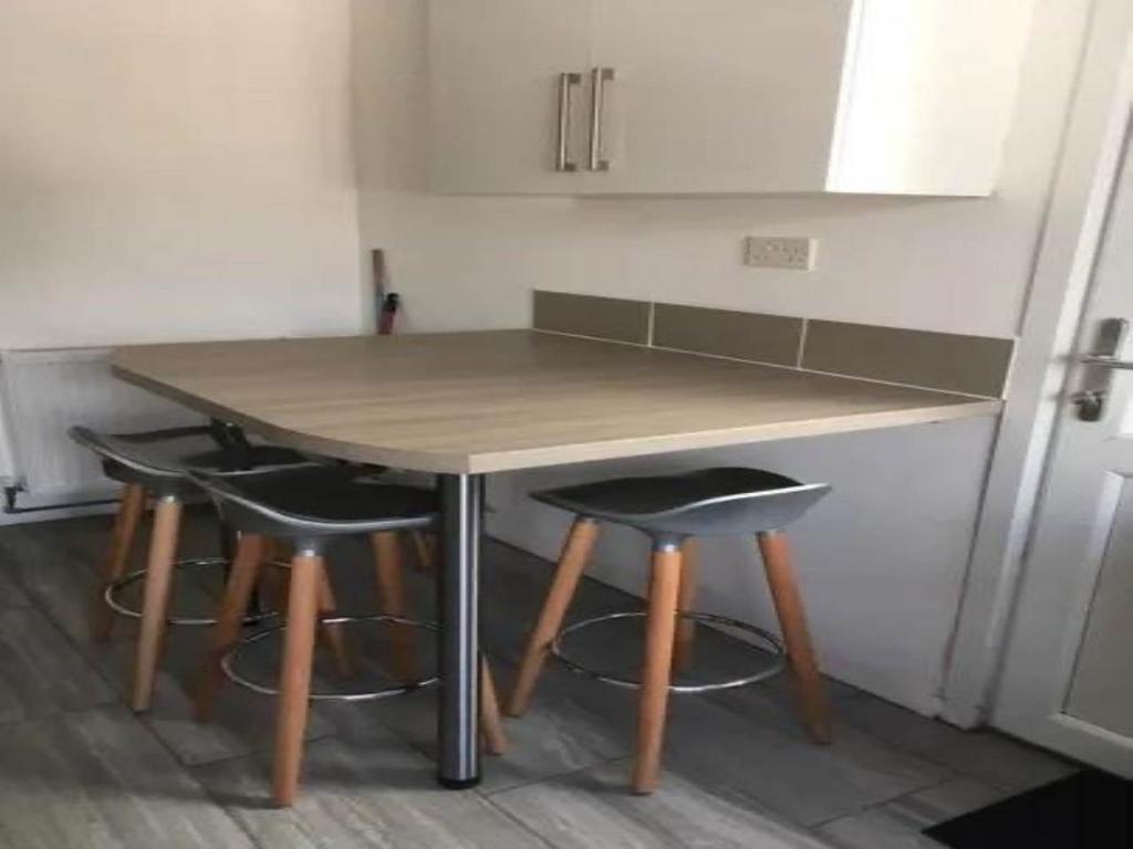 77f3e7cd-3b1b-4bfc-b