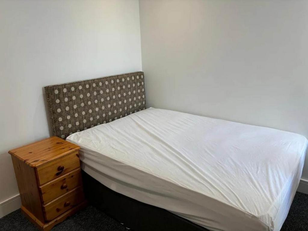 E352831a-000a-4e28-b