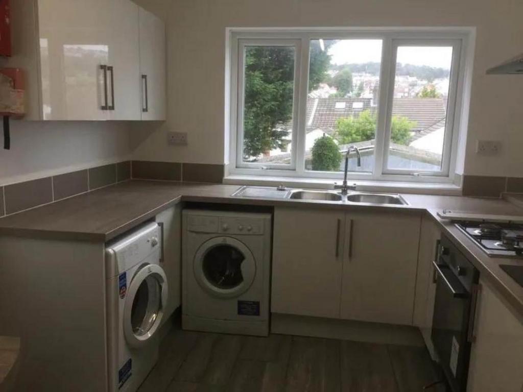 Ea322794-1477-477a-8