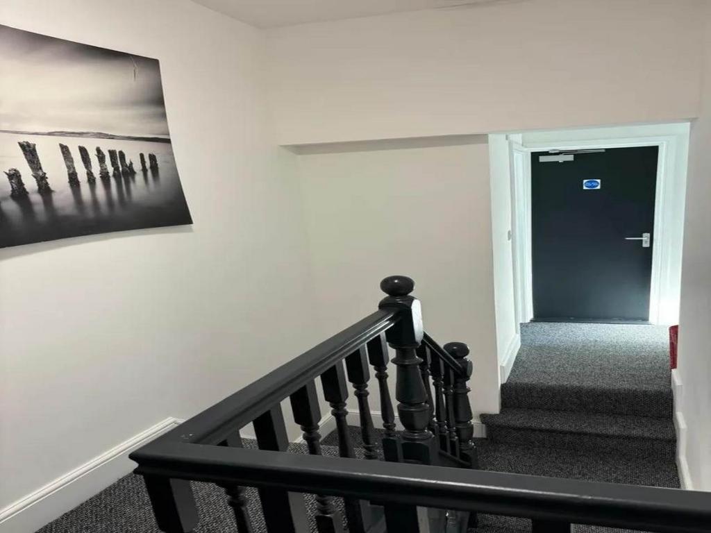 F05f025d-3f16-4d3e-b