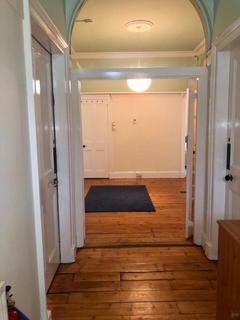 4 bedroom flat to rent, Bernard Terrace, Newington, Edinburgh, EH8