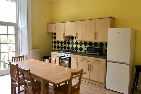 4 bedroom flat to rent, Bernard Terrace, Newington, Edinburgh, EH8