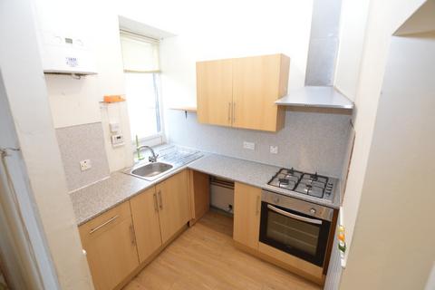 2 bedroom flat to rent, Mitchell Street, Kirkcaldy, KY1