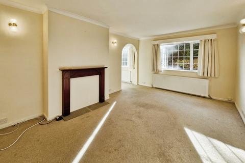 2 bedroom apartment to rent, Southway, Leeds LS18