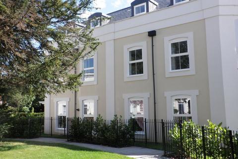 2 bedroom apartment to rent, Warren Road, Reigate