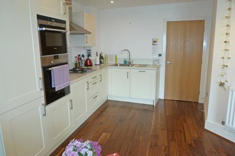 2 bedroom apartment to rent, Warren Road, Reigate