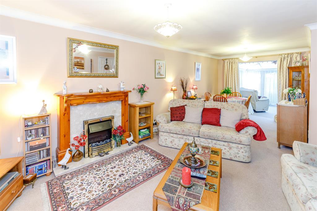 Grange Garth, Linton on Ouse, York, YO30 2TE 3 bed end of terrace house