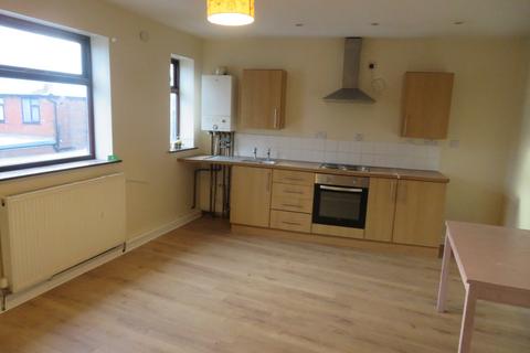 3 bedroom apartment to rent, Milnrow Road, Rochdale, OL16