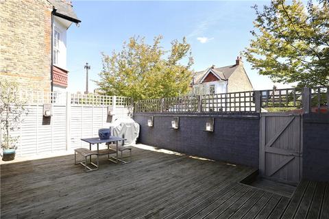 3 bedroom end of terrace house to rent, Ashen Grove, SW19