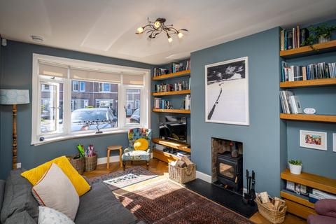 4 Bellevue Grove, Edinburgh, EH7 4DD