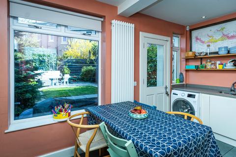 4 Bellevue Grove, Edinburgh, EH7 4DD