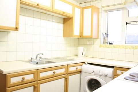 5 bedroom end of terrace house to rent, Pond Meadow, Guildford, Surrey, GU2