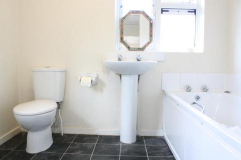 5 bedroom end of terrace house to rent, Pond Meadow, Guildford, Surrey, GU2