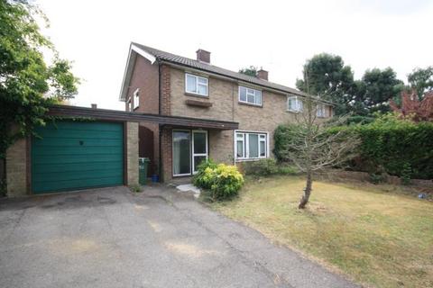 5 bedroom semi-detached house to rent, Hunts Close, Guildford, GU2