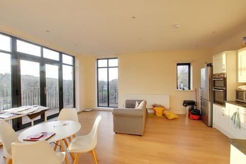 3 bedroom apartment to rent - Lower Bristol Road, Bath