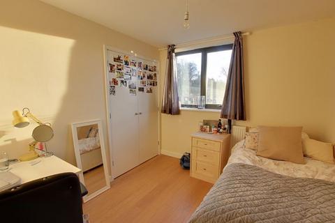 3 bedroom apartment to rent, Lower Bristol Road, Bath