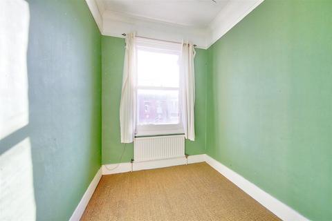 2 bedroom flat to rent, Cargill Road, London
