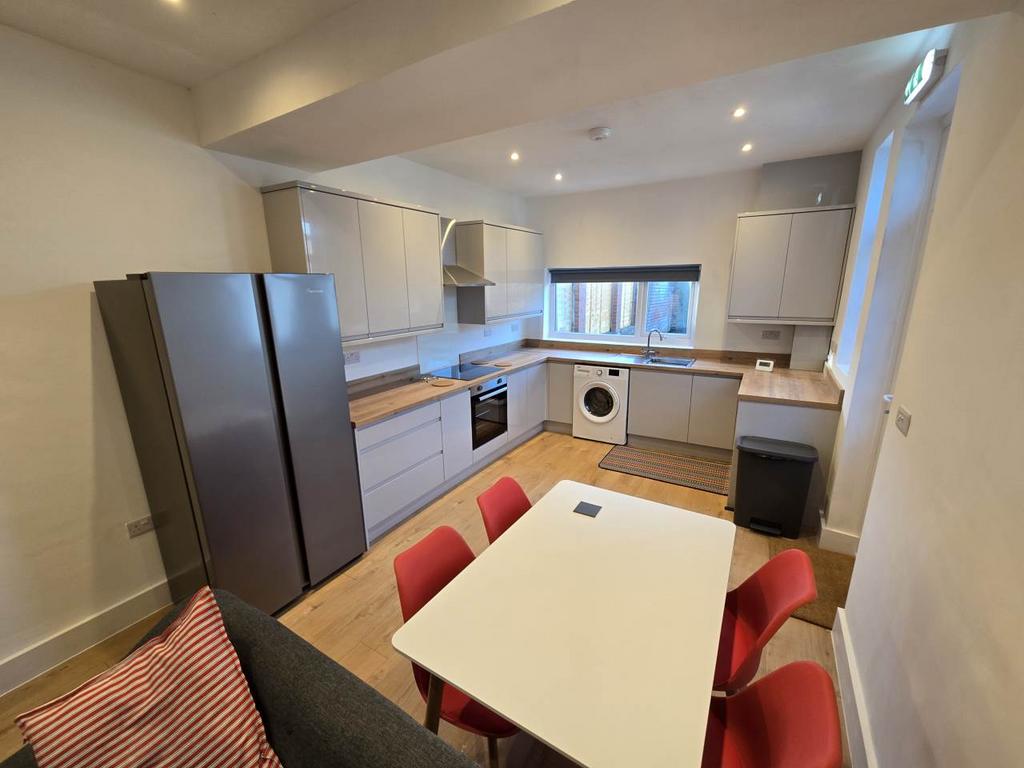 Kitchen (1)