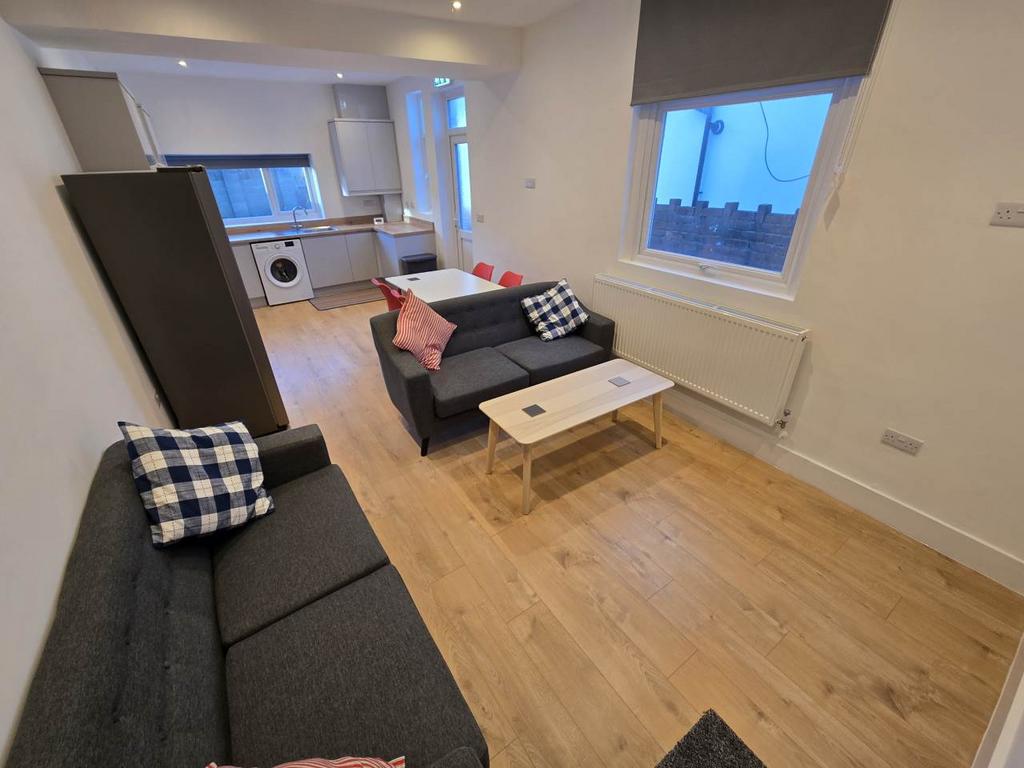 Living area (2)
