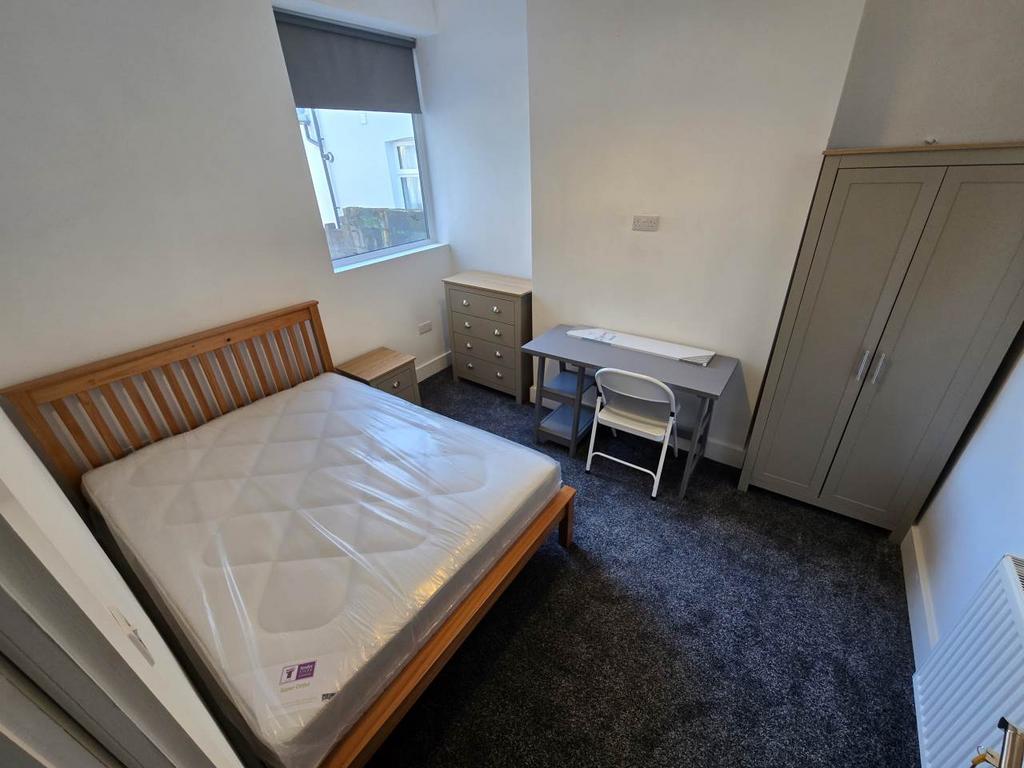 Ground floor middle