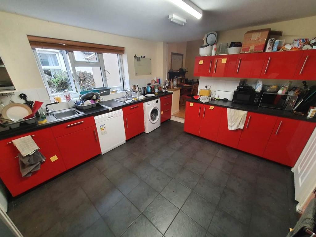 Kitchen (2)