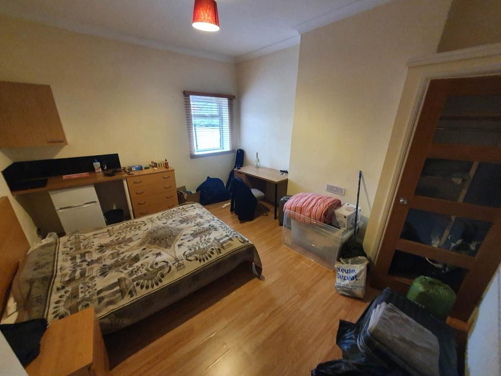 Bedroom 7 (1)