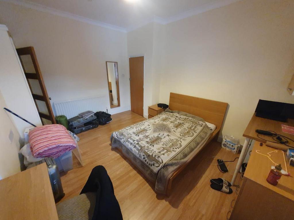 Bedroom 7 (2)
