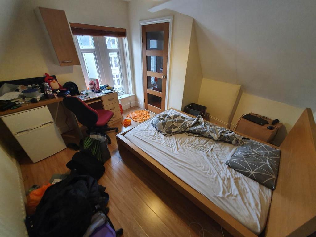 Bedroom 8 (1)