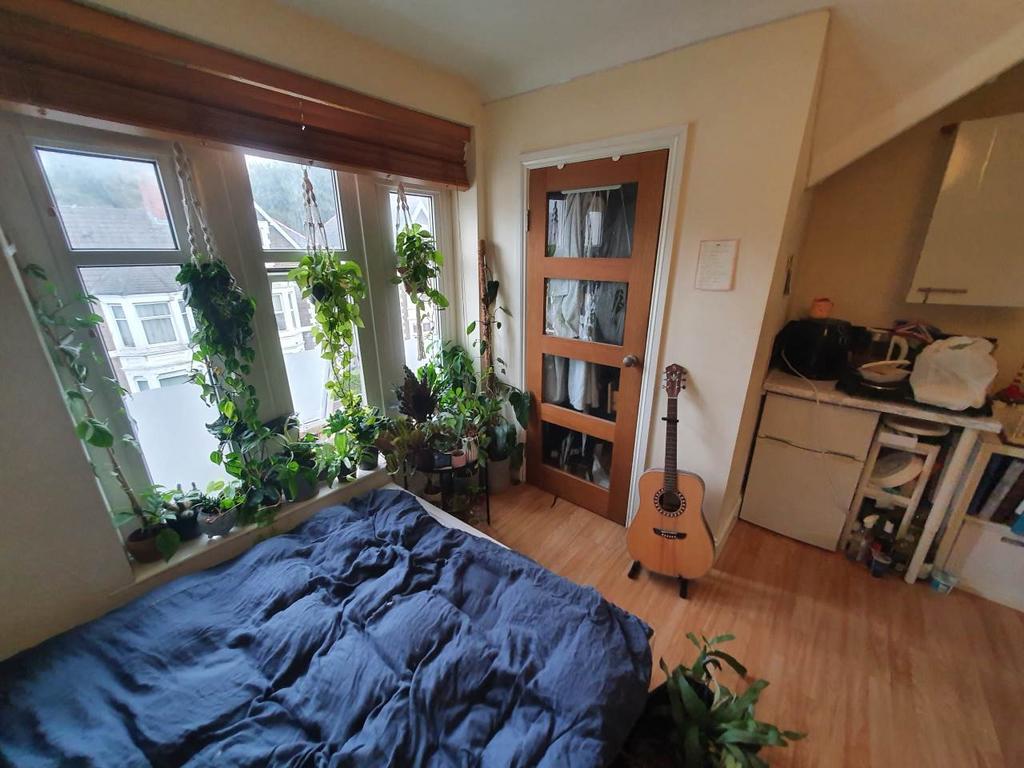 Bedroom 9 (3)