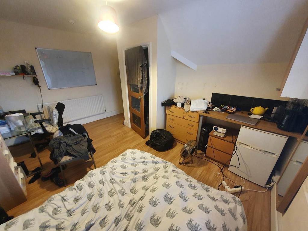 Bedroom 10 (2)