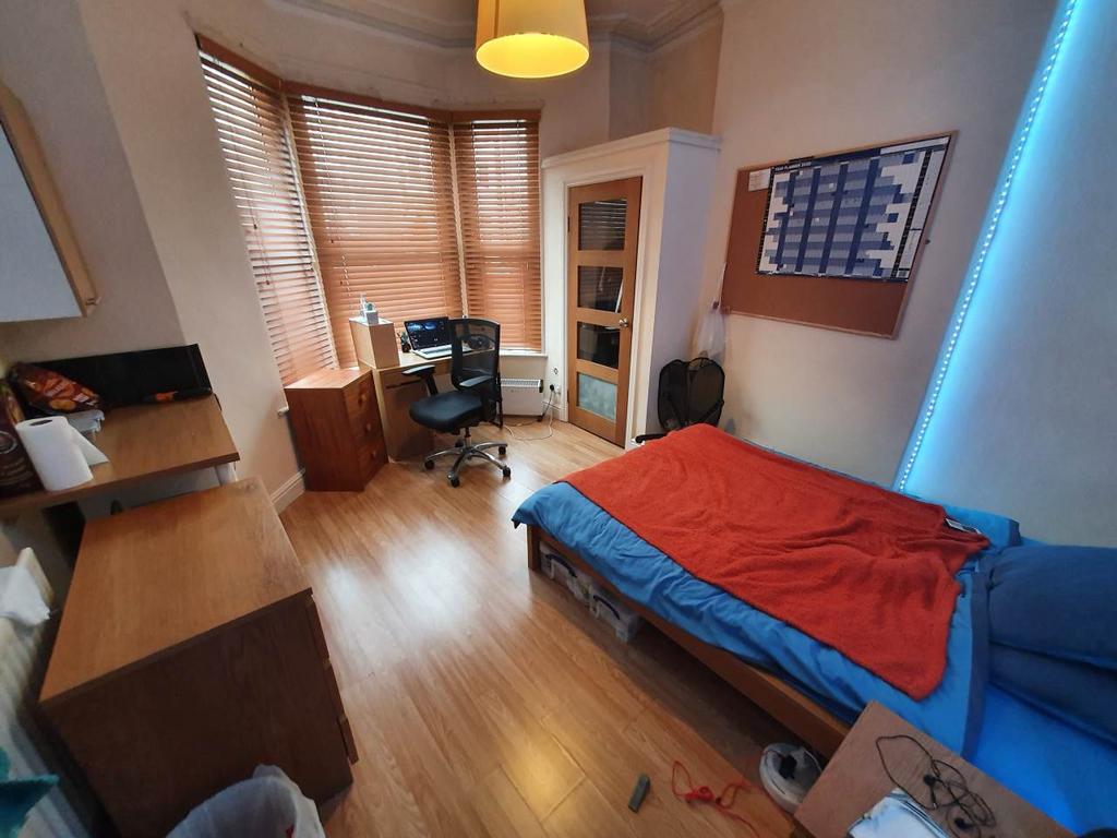 Bedroom 1 (1)