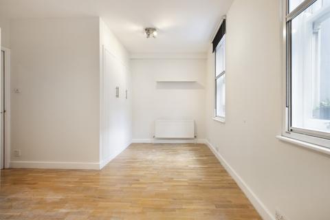 Studio to rent, Berwick Street, Soho W1