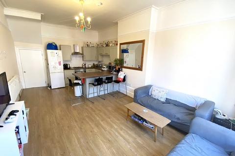 4 bedroom maisonette to rent, Castle Road, Southsea