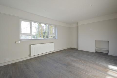 3 bedroom apartment to rent, Guyscliff Road, London, SE13