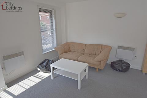 2 bedroom ground floor flat to rent, Park West, Canning Circus