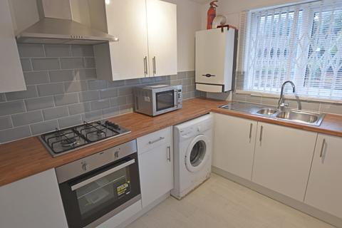 2 bedroom ground floor flat to rent, Raleigh Street Nottingham NG7