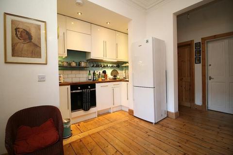 1 bedroom ground floor flat to rent, Waverley Place, Edinburgh EH7