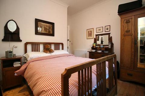 1 bedroom ground floor flat to rent, Waverley Place, Edinburgh EH7