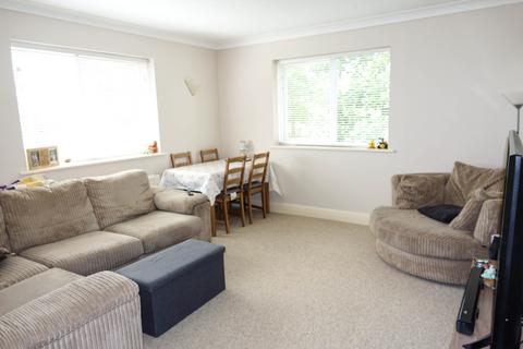 2 bedroom flat for sale, Courtfield House, Bognor Regis