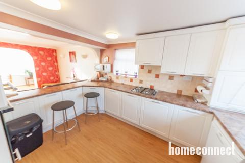5 bedroom end of terrace house to rent - Roodegate, Basildon, SS14