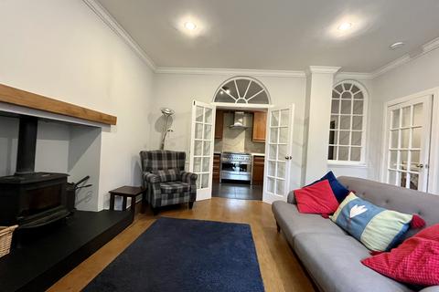 3 bedroom flat to rent, Bellevue Crescent, Edinburgh EH3