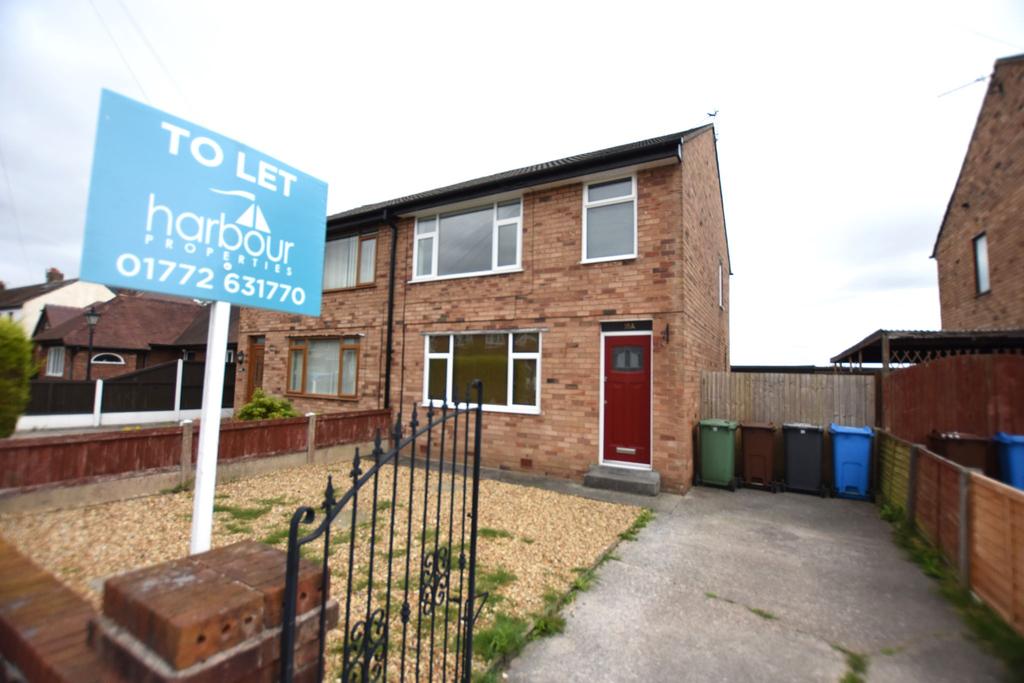 Green Lane, Freckleton, PR4 3 bed semidetached house £750 pcm (£173 pw)