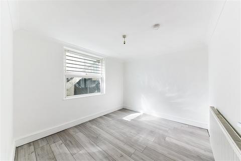 1 bedroom flat to rent, Leighton Road, Kentish Town, NW5