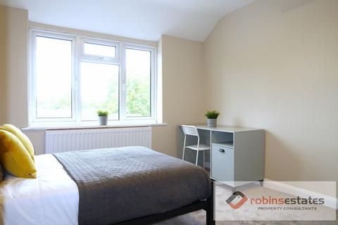 5 bedroom detached house to rent - Rolleston Drive, Nottingham