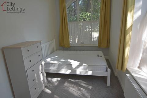 2 bedroom apartment to rent, Forest Road West, Arboretum