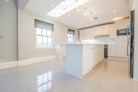 4 bedroom barn conversion to rent, Elbow Lane, Hertford SG13